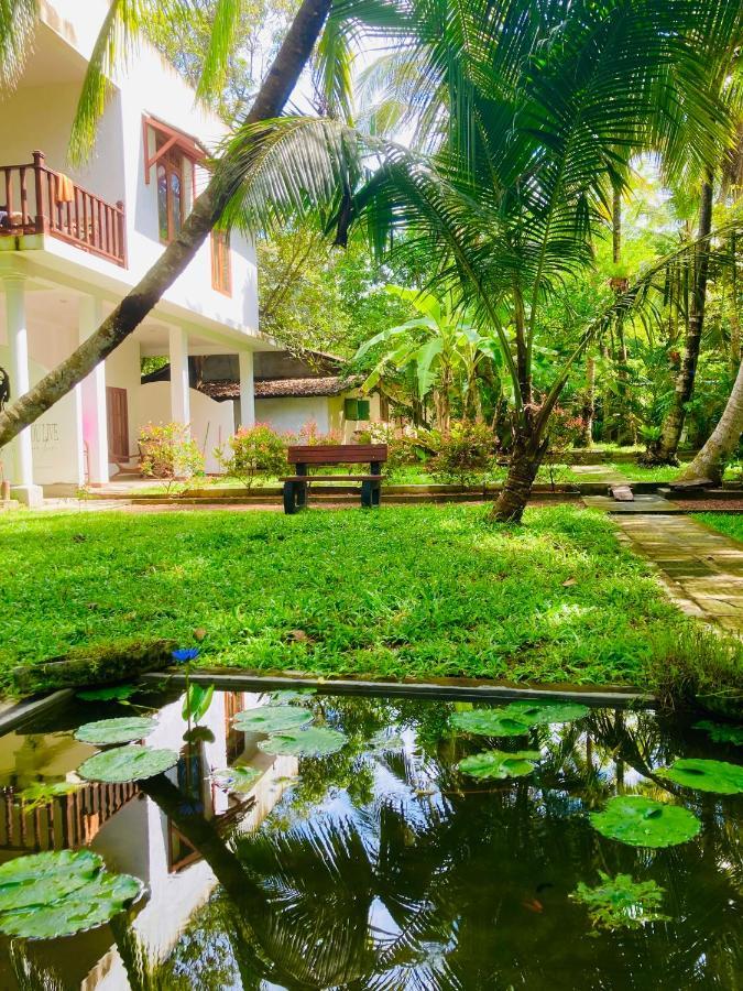 Manel Villa Bentota Exterior photo