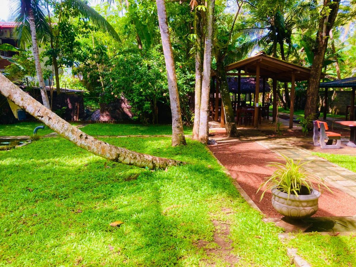 Manel Villa Bentota Exterior photo